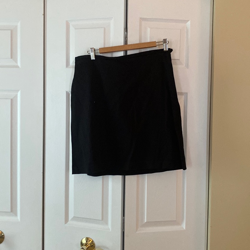 The Limited Black mini skirt